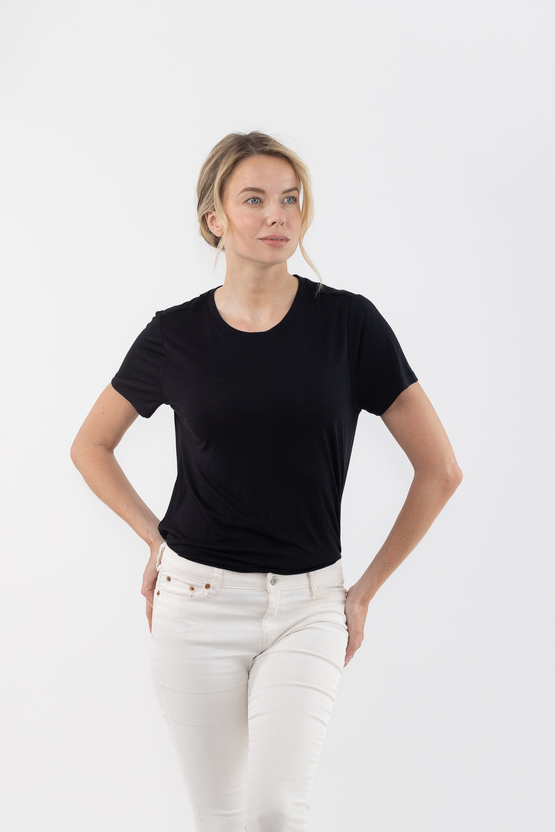 Robin Lisa Signature short sleeve tee shirt.